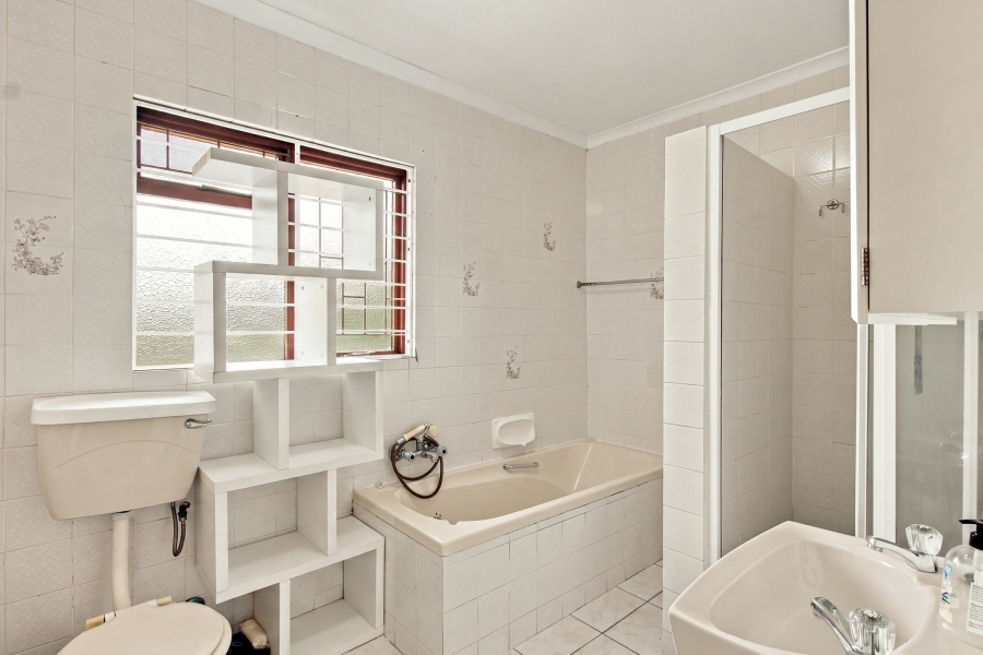 4 Bedroom Property for Sale in Heldervue Western Cape